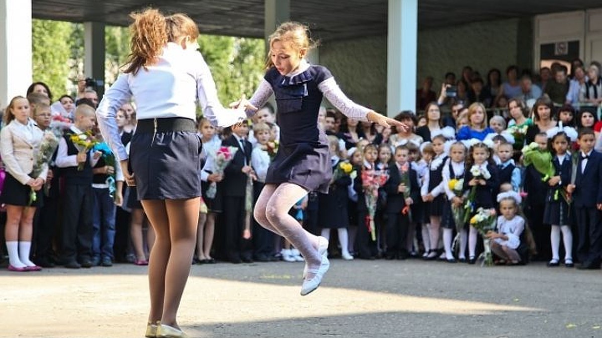 Ножки в школе